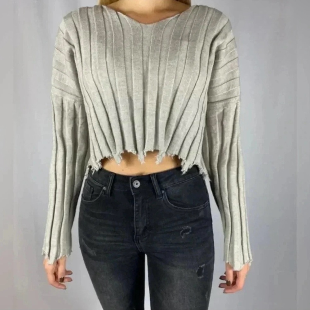 Le Lis Gray V-Neck Sweater